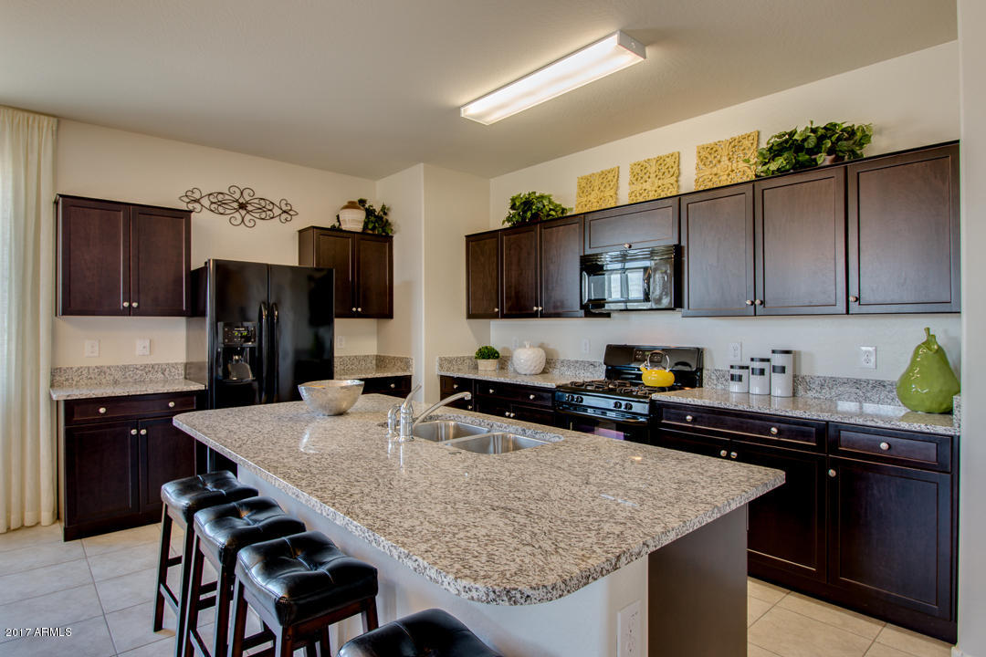 30993 West Mitchell Drive Buckeye, AZ 85396 - Photo 11 of 52 10-298th