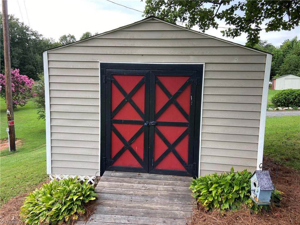 1159 Reeves Mill Road Mount Airy, NC 27030 - Photo 28 of 32 Gallery Image 28