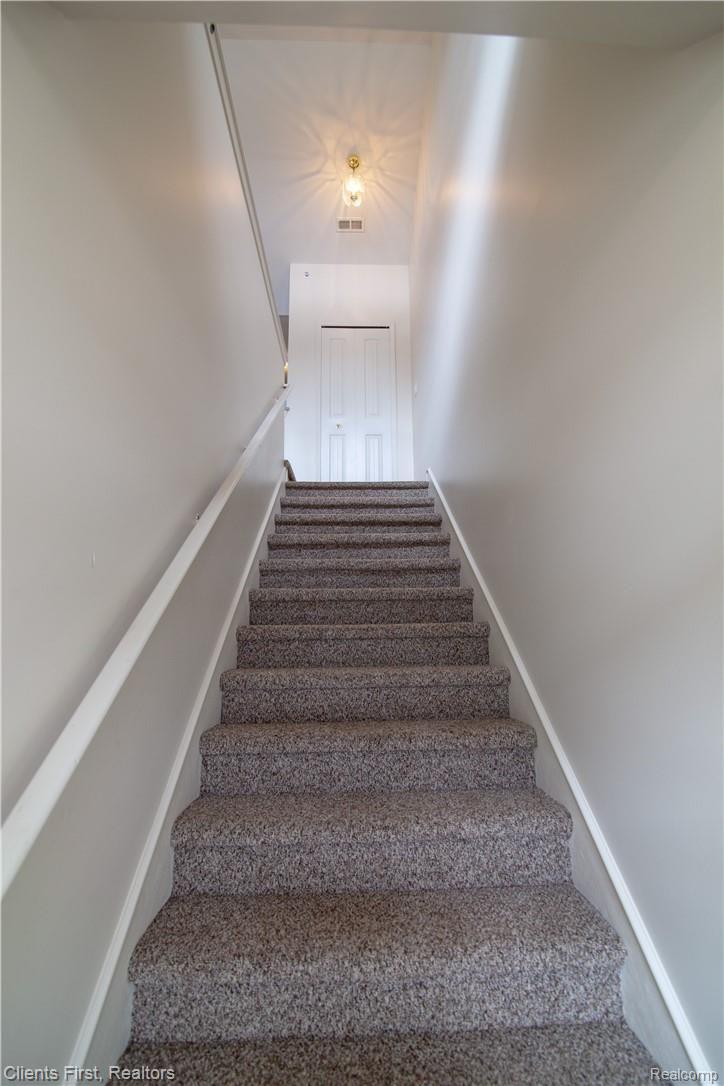34122 Utica Road Fraser, MI 48026 - Photo 5 of 21 Fraser-15.jpg