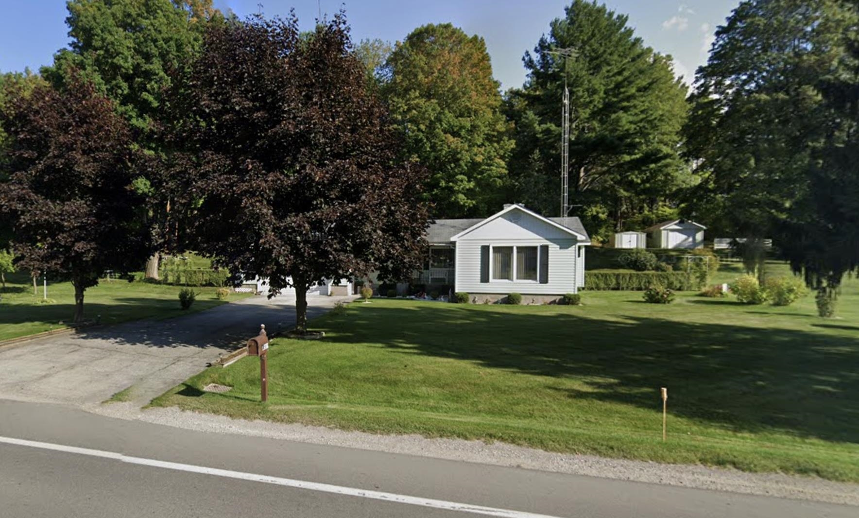 10584 Center Road Traverse City, MI 49686 - Photo 2 of 35