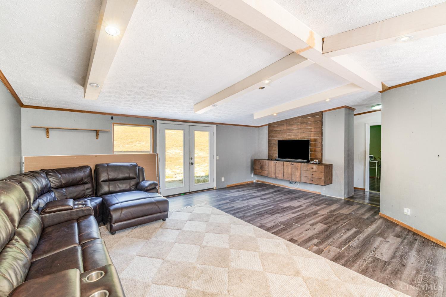 9454 East Deadfall Road Hillsboro, OH 45133 - Photo 5 of 29