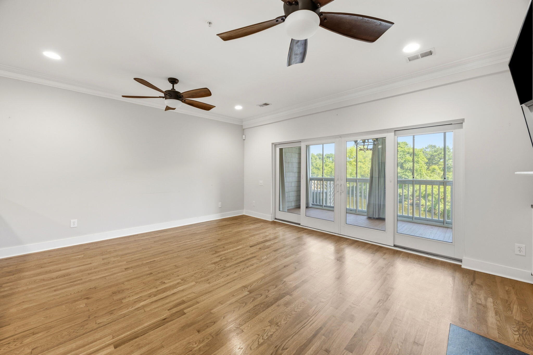 1601 Hopeman Lane Mount Pleasant, SC 29466 - Photo 8 of 43 10-web-or-mls-470A8254