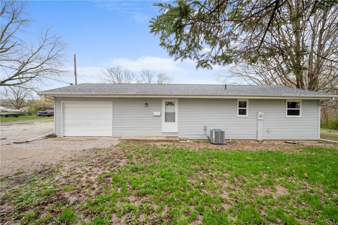 607 South Walnut Street Georgetown, IL 61846 - Photo 23 of 29