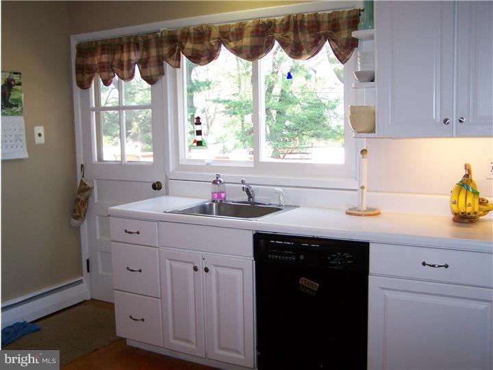 624 General Scott Road Wayne, PA 19087 - Photo 14 of 25 Kitchen