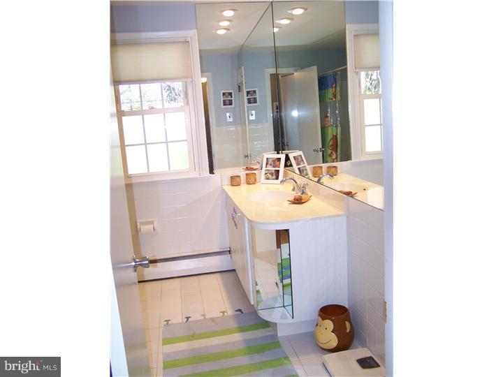 624 General Scott Road Wayne, PA 19087 - Photo 17 of 25 Bathroom