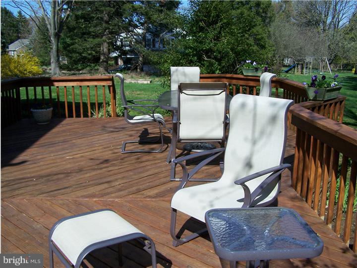 624 General Scott Road Wayne, PA 19087 - Photo 6 of 25 Deck