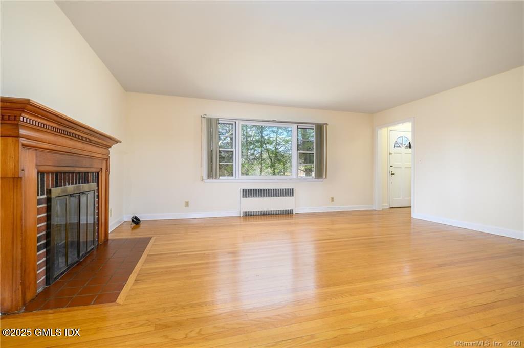 31 Cognewaugh Road Cos Cob, CT 06807 - Photo 3 of 11 lr