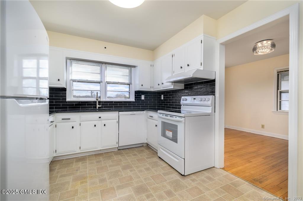 31 Cognewaugh Road Cos Cob, CT 06807 - Photo 6 of 11 Kitchen
