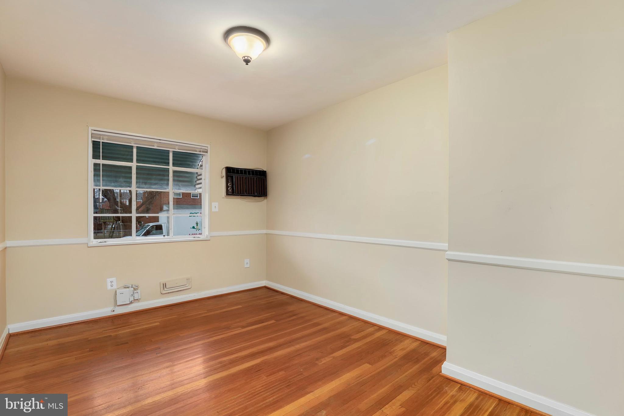 1949 Ormand Road Baltimore, MD 21222 - Photo 9 of 39
