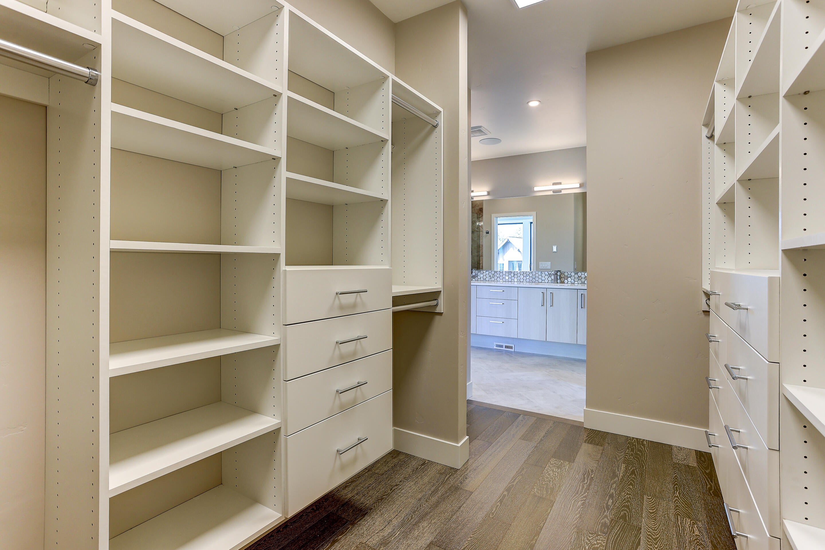 19211 Gateway Loop, Unit LOT 21 Bend, OR 97702 - Photo 33 of 41 Walk-in closet