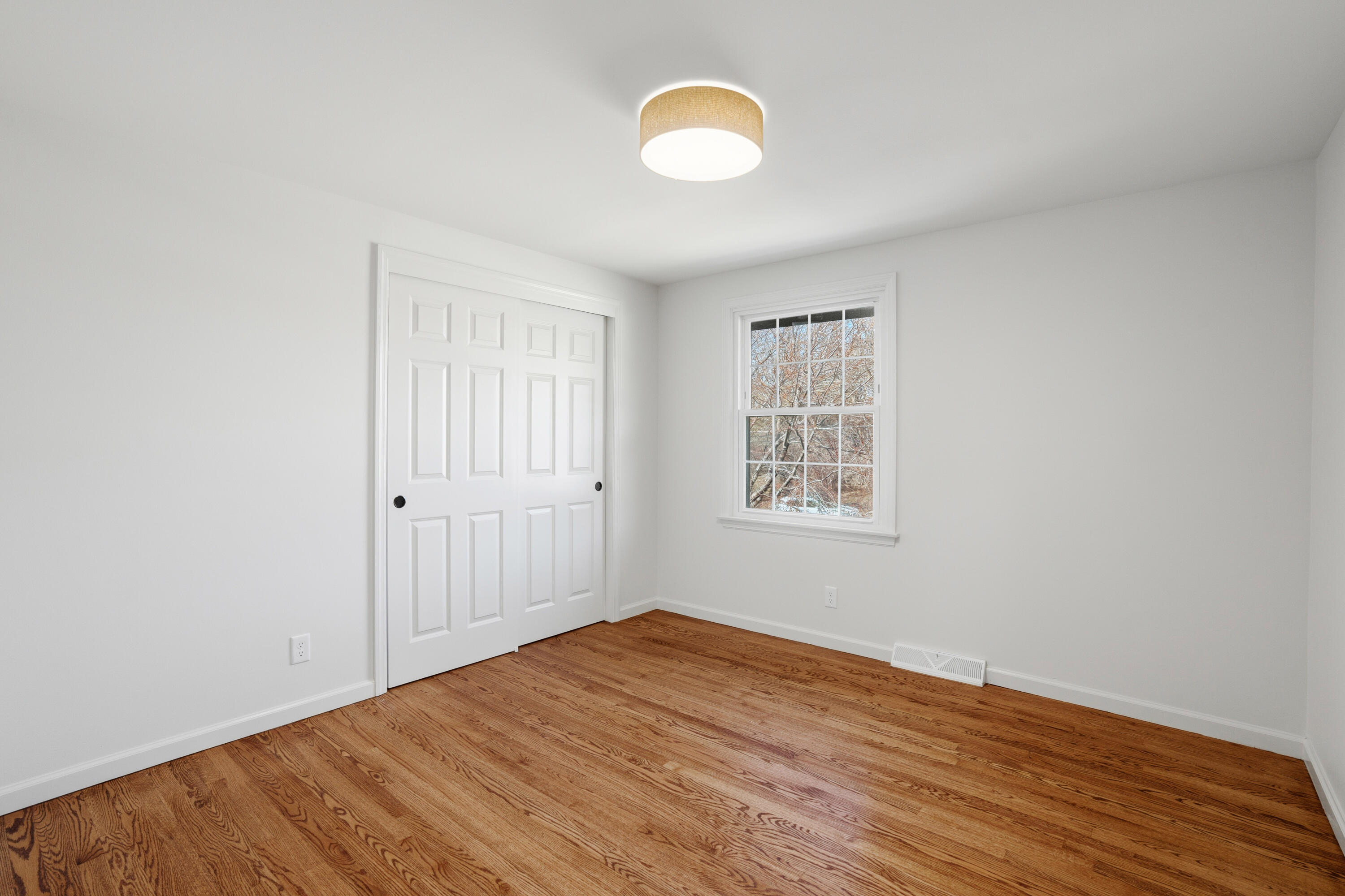 15305 Gebhardt Road Elm Grove, WI 53122 - Photo 32 of 50 Bed 2 - Upper