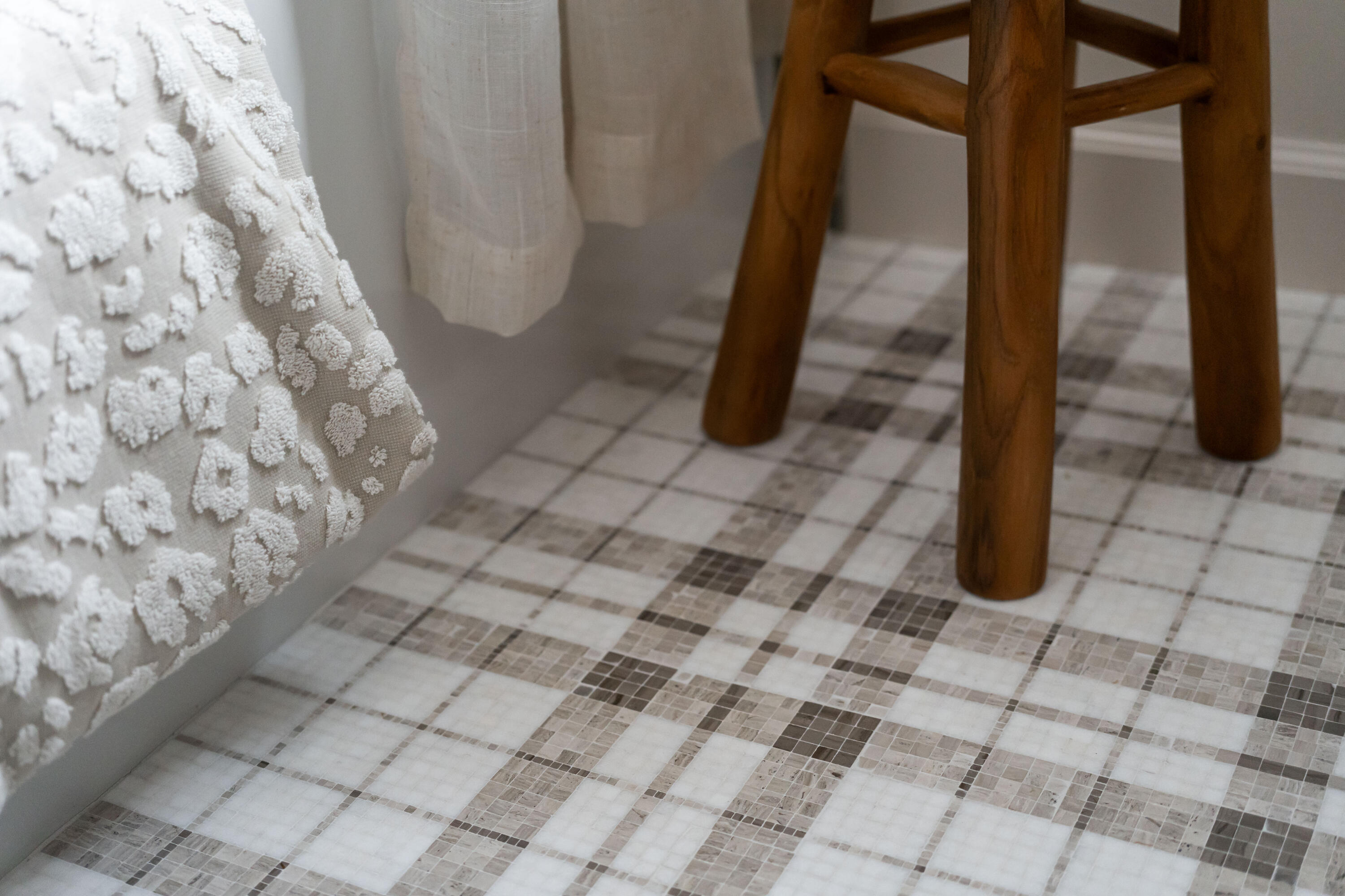 15305 Gebhardt Road Elm Grove, WI 53122 - Photo 37 of 50 Plaid Tile