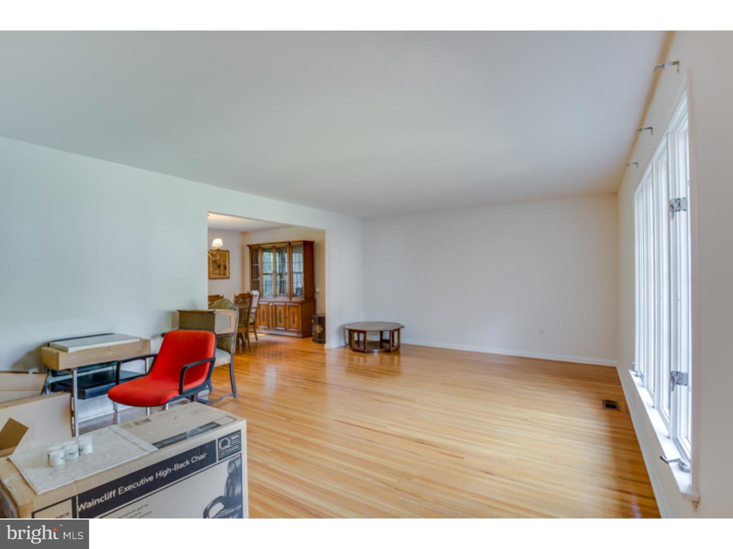 125 Greenvale Road Cherry Hill, NJ 08034 - Photo 4 of 24