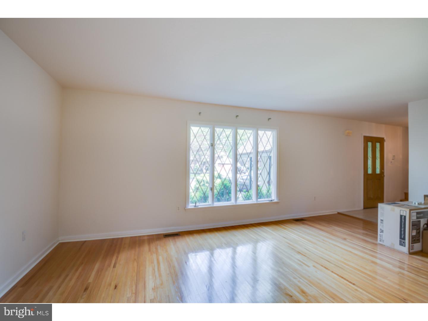 125 Greenvale Road Cherry Hill, NJ 08034 - Photo 5 of 24