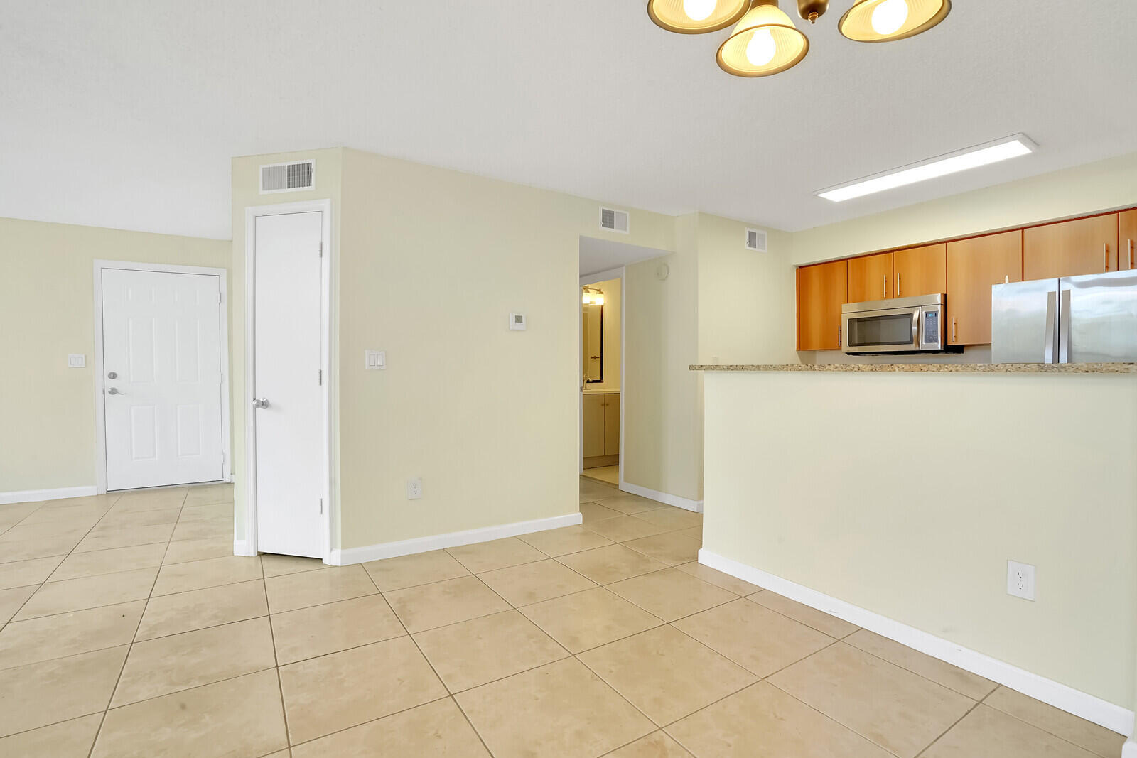 1385 Crystal Way, Unit M Delray Beach, FL 33444 - Photo 11 of 29 Dining Area/Kitchen