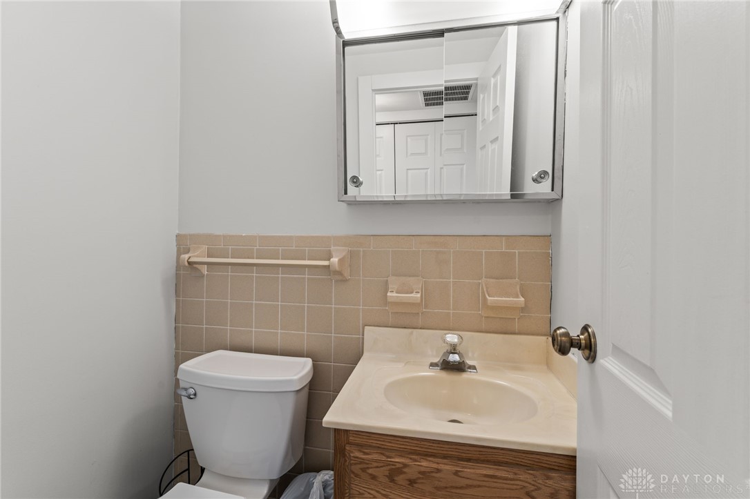 5917 Longford Road Dayton, OH 45424 - Photo 23 of 43