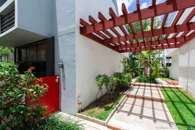 $413,000 | 3031 Northeast 183rd Lane, Unit 31, Aventura, FL 33160