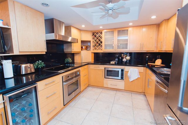 $413,000 | 3031 Northeast 183rd Lane, Unit 31, Aventura, FL 33160