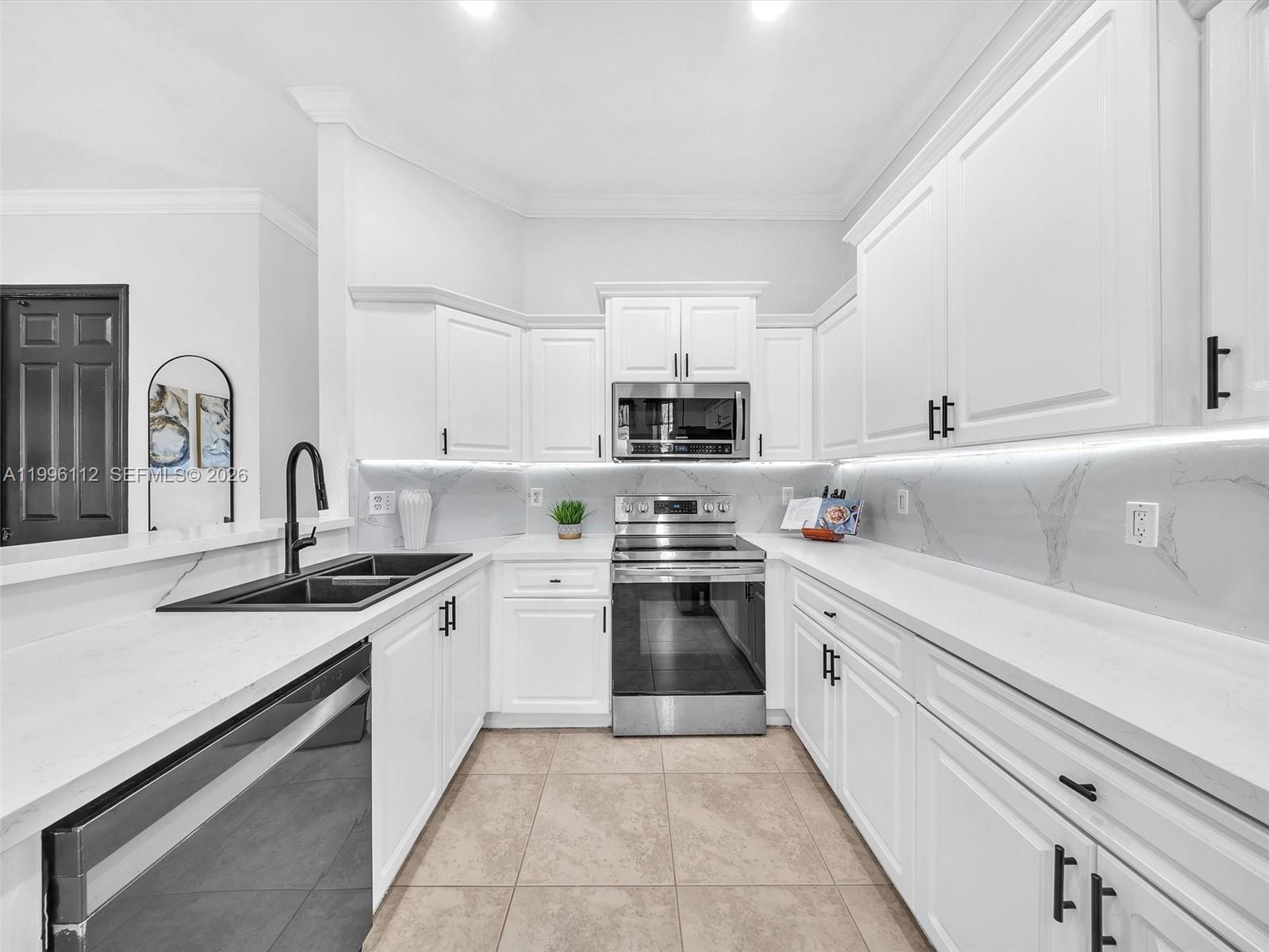 20673 Northeast 10th Path Miami, FL 33179 - Photo 15 of 46