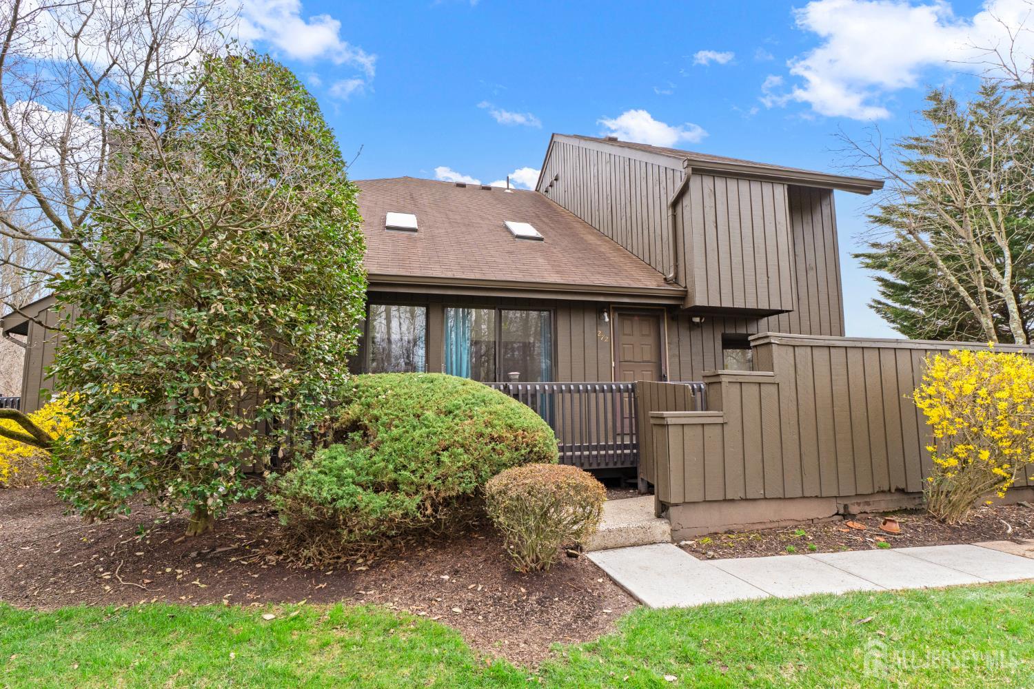 272 Westgate Drive Edison, NJ 08820 - Photo 1 of 47