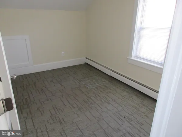 $1,900 | 426 4th Avenue, Haddon Heights, NJ 08035