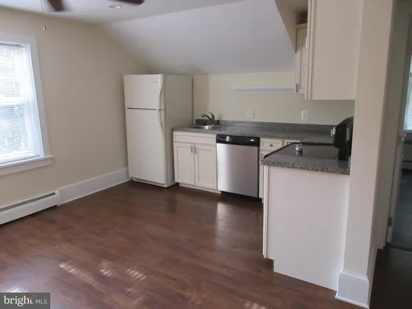 $1,900 | 426 4th Avenue, Haddon Heights, NJ 08035