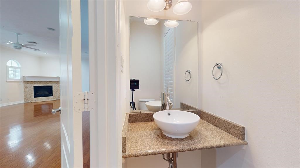 1502 Birdsall Street Houston, TX 77007 - Photo 12 of 41