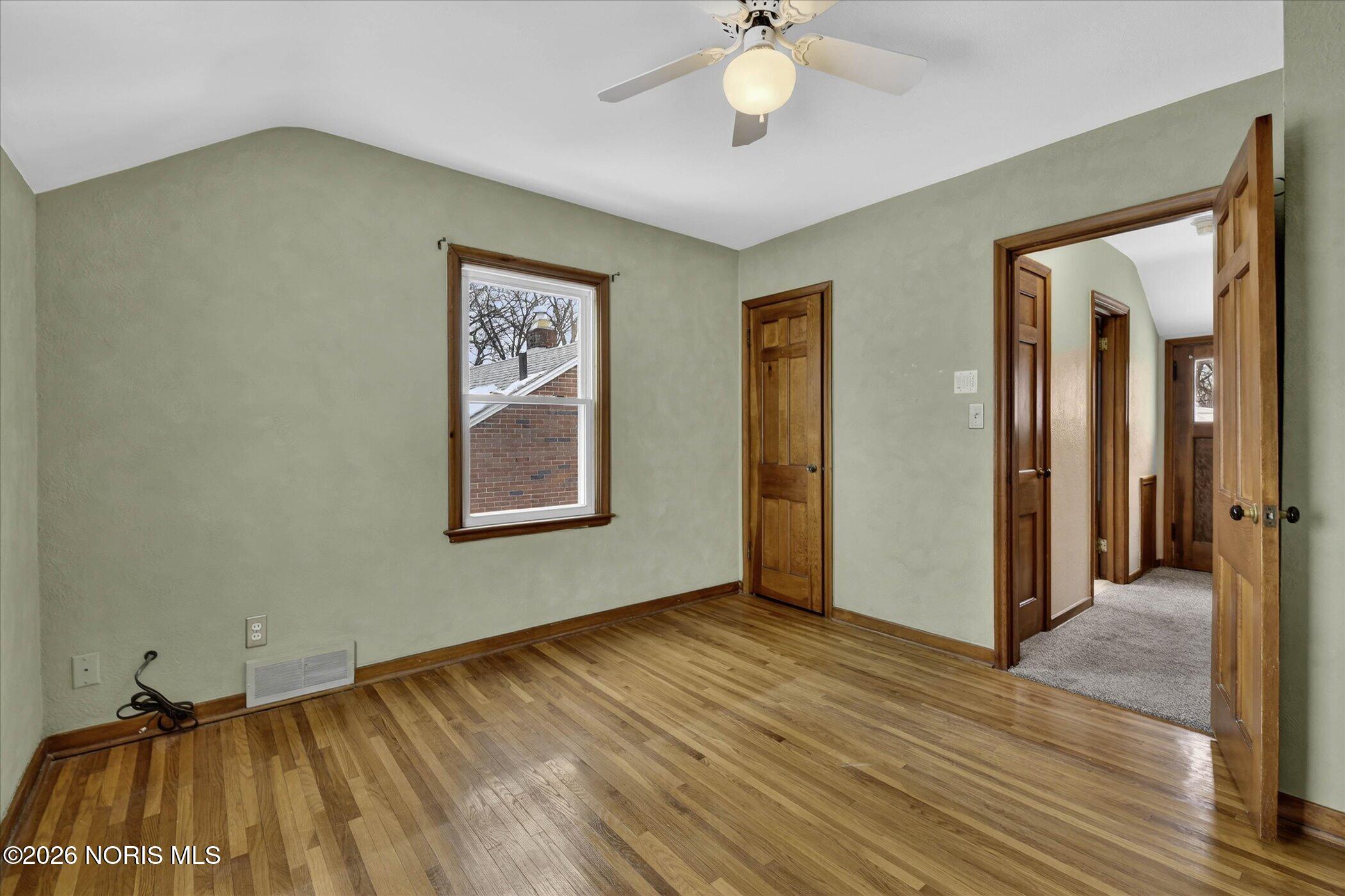 4214 Grantley Road Toledo, OH 43613 - Photo 19 of 39 25-4214-Grantley-Rd-Toledo-OH-43613-Wind