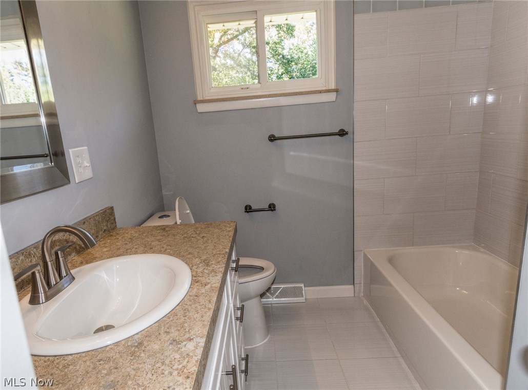 682 Edgewood Road Cleveland, OH 44143 - Photo 12 of 17 Gallery Image 12