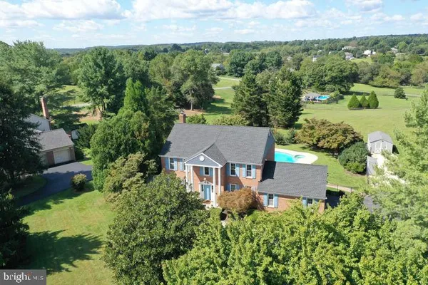 $925,000 | 21704 Stableview Drive, Gaithersburg, MD 20882