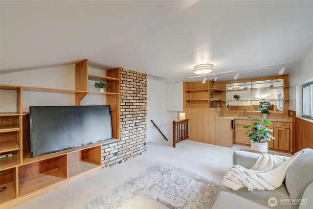 $750,000 | 17104 Dayton Avenue North, Shoreline, WA 98133