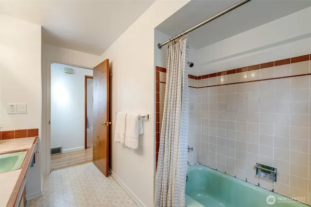 $750,000 | 17104 Dayton Avenue North, Shoreline, WA 98133