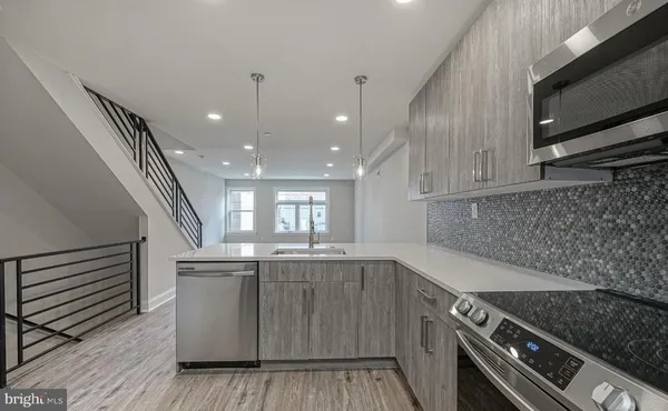 $3,590 | 1702 North Gratz Street, Unit 2, Philadelphia, PA 19121