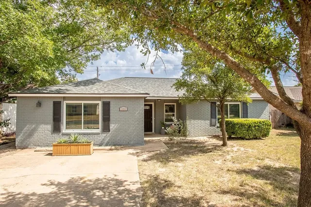 $2,300 | 13201 Bourbon Street, Austin, TX 78727
