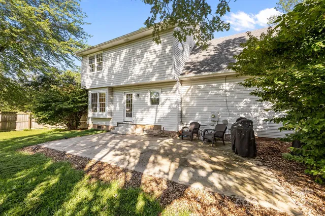 $469,000 | 705 Woodhill Drive, Fletcher, NC 28732