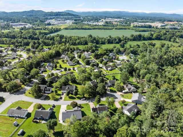 $469,000 | 705 Woodhill Drive, Fletcher, NC 28732