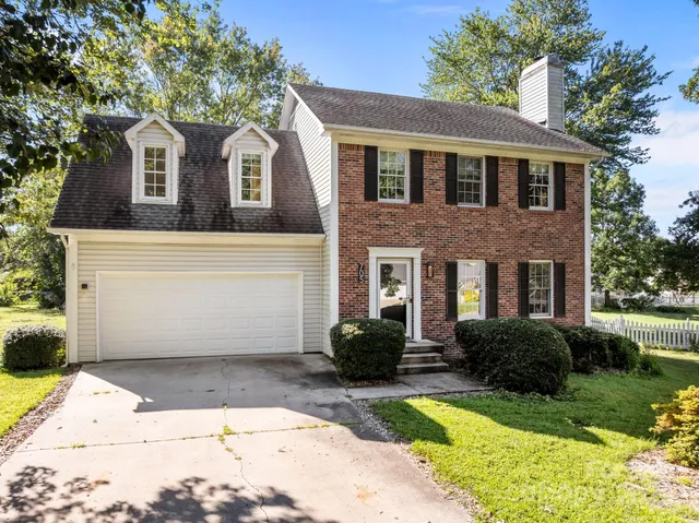 $469,000 | 705 Woodhill Drive, Fletcher, NC 28732