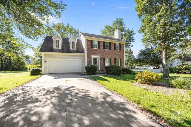 $469,000 | 705 Woodhill Drive, Fletcher, NC 28732