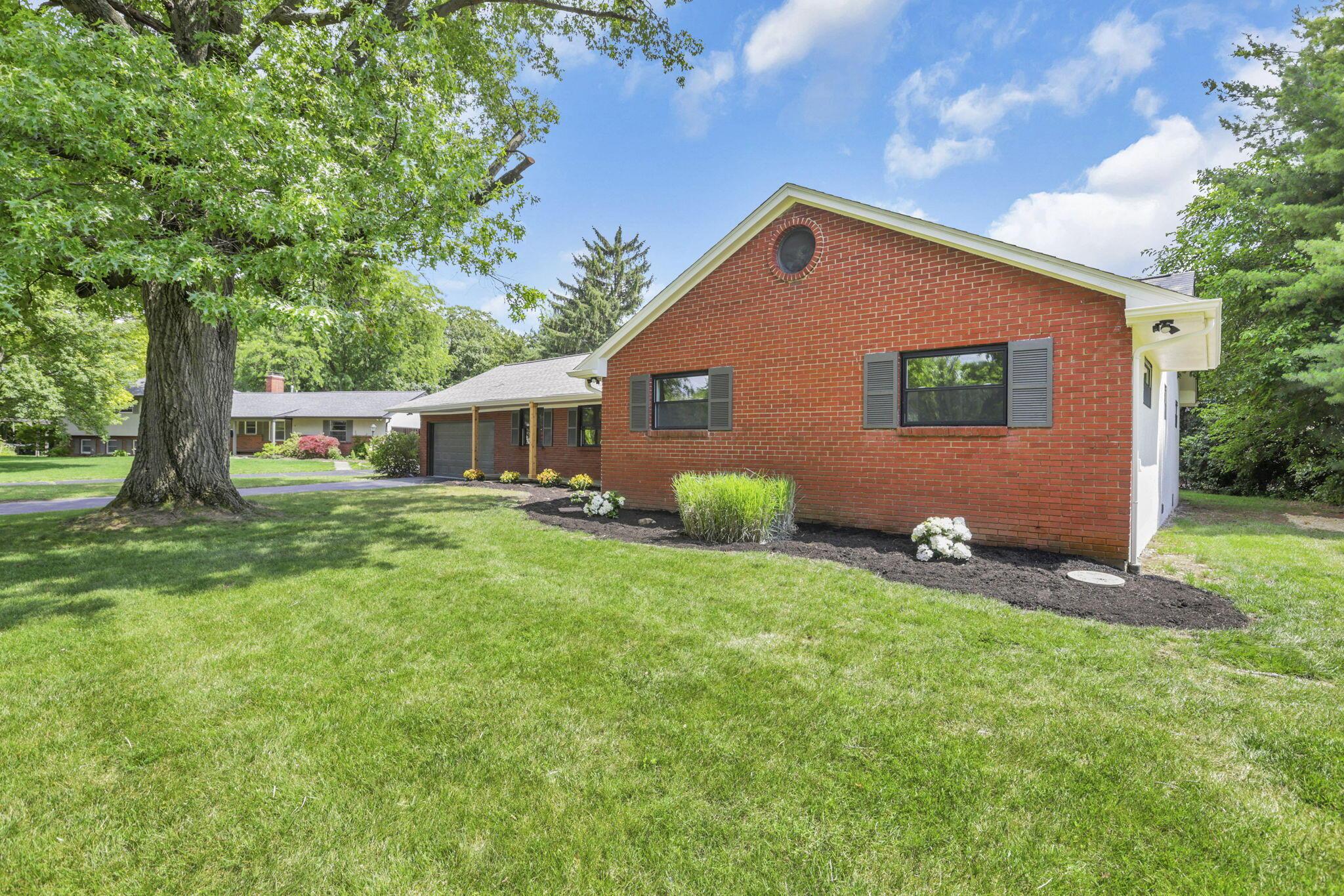 1285 Kingsgate Road Columbus, OH 43221 - Photo 49 of 50 4-web-or-mls-4E7A9114