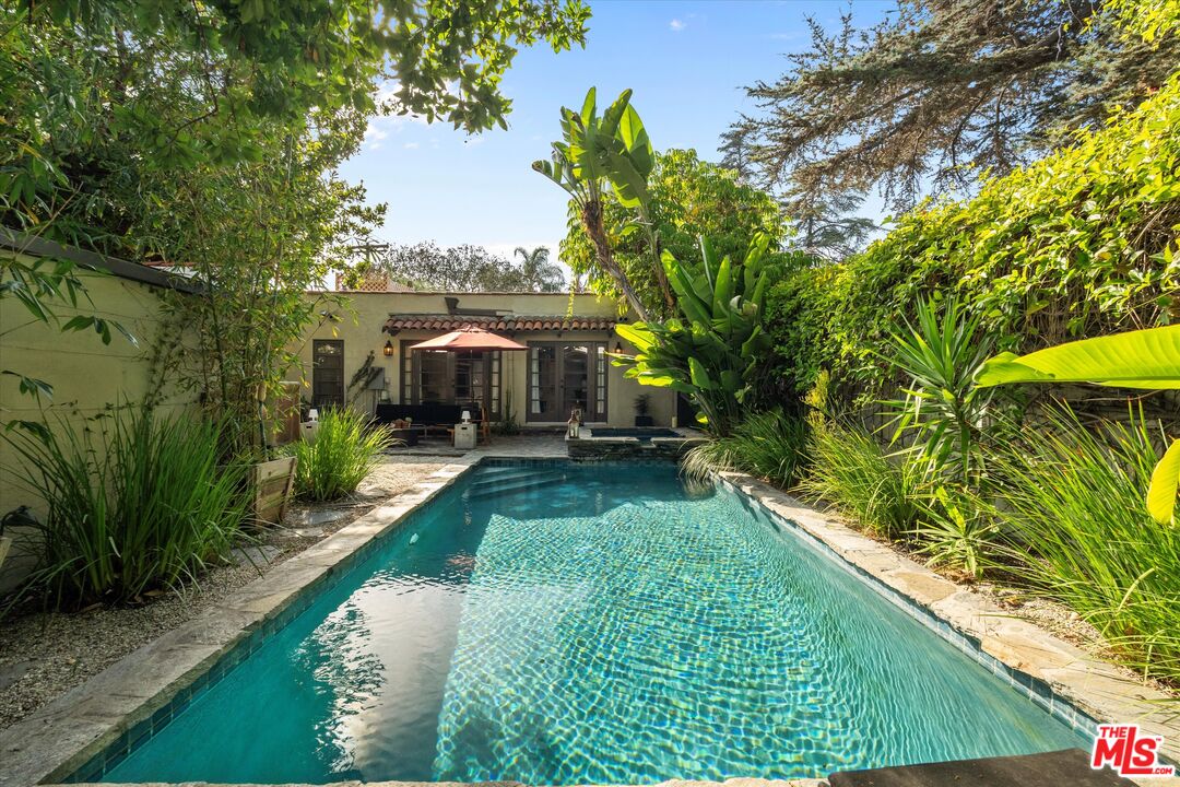 404 North Kings Road Los Angeles, CA 90048 - Photo 1 of 52