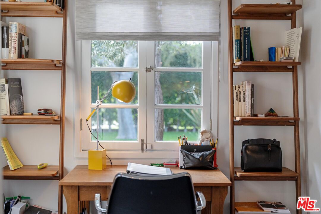404 North Kings Road Los Angeles, CA 90048 - Photo 24 of 52