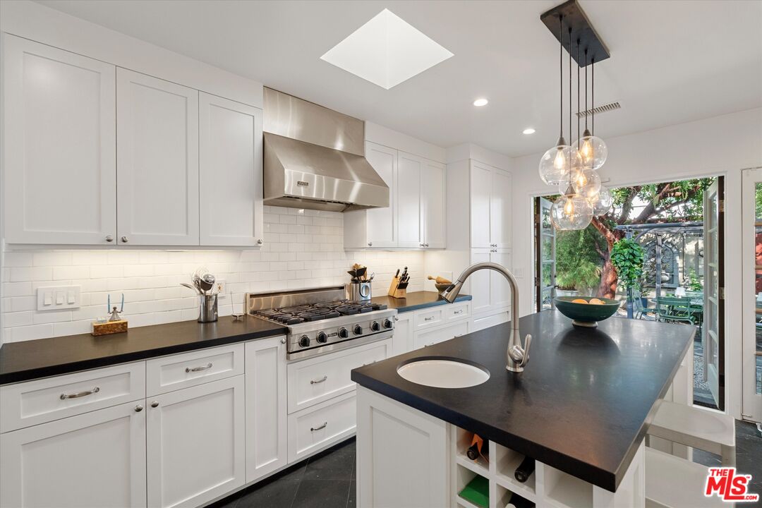 404 North Kings Road Los Angeles, CA 90048 - Photo 27 of 52