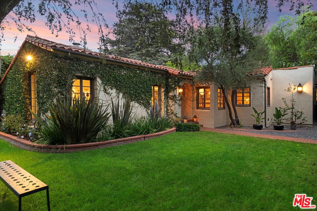 404 North Kings Road Los Angeles, CA 90048 - Photo 4 of 52