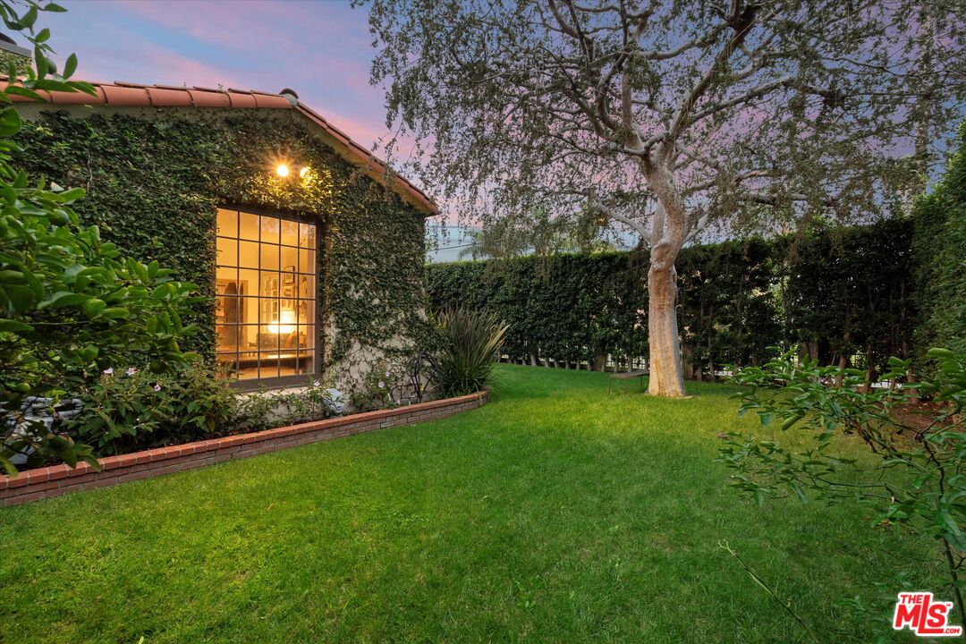 404 North Kings Road Los Angeles, CA 90048 - Photo 5 of 52