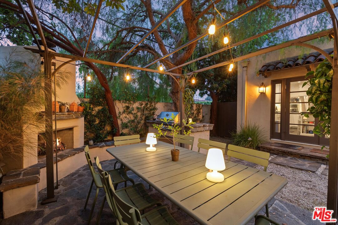 404 North Kings Road Los Angeles, CA 90048 - Photo 9 of 52