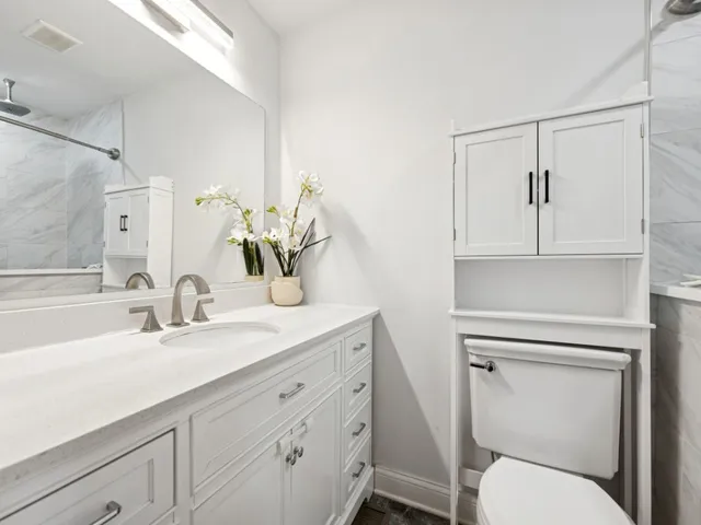 $279,900 | 320 Sheridan Drive, Unit 2C, Willowbrook, IL 60527