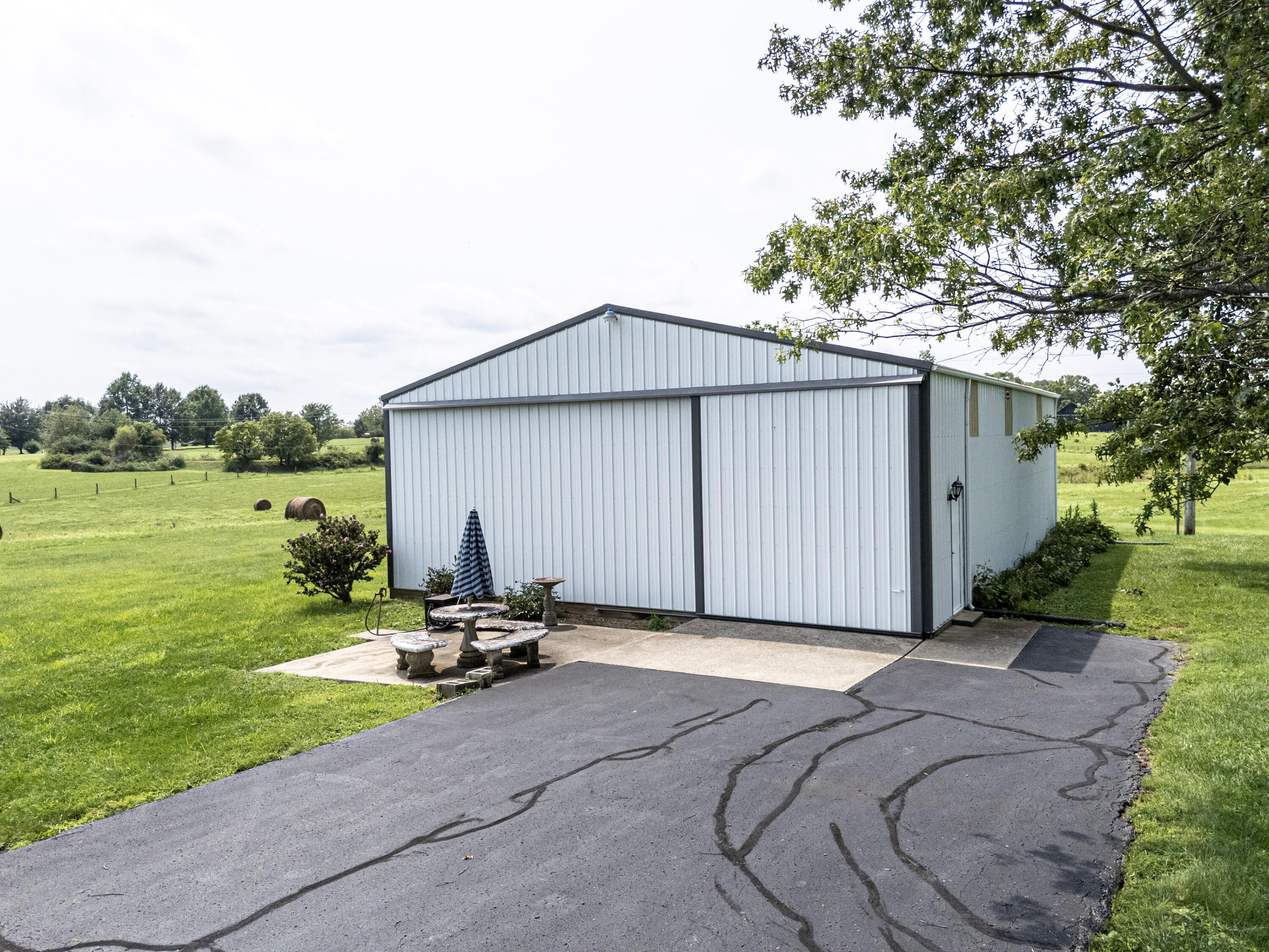 2222 Clintonville Road Paris, KY 40361 - Photo 5 of 21 Barn 3