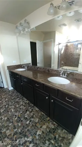 $2,890 | 5282 Ledgewood Creek Avenue, Las Vegas, NV 89141