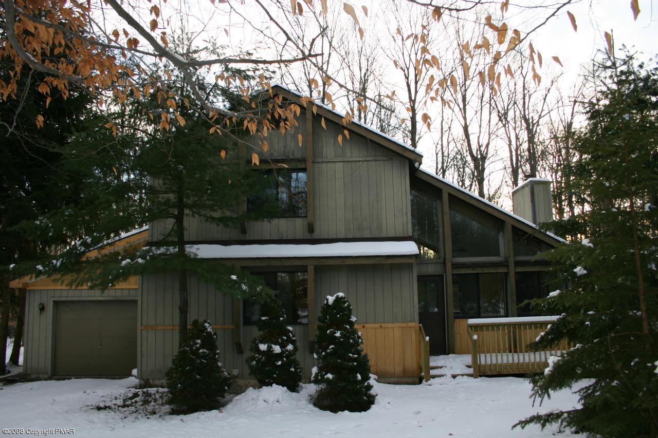 106 King Arthur Road Blakeslee, PA 18610 - Photo 2 of 10 Front View