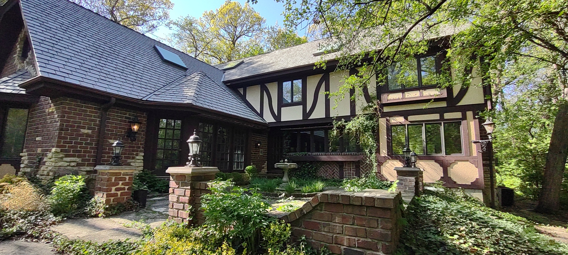 27W161 Mack Road Wheaton, IL 60189 - Photo 34 of 39 a view of a house with backyard and sitting area